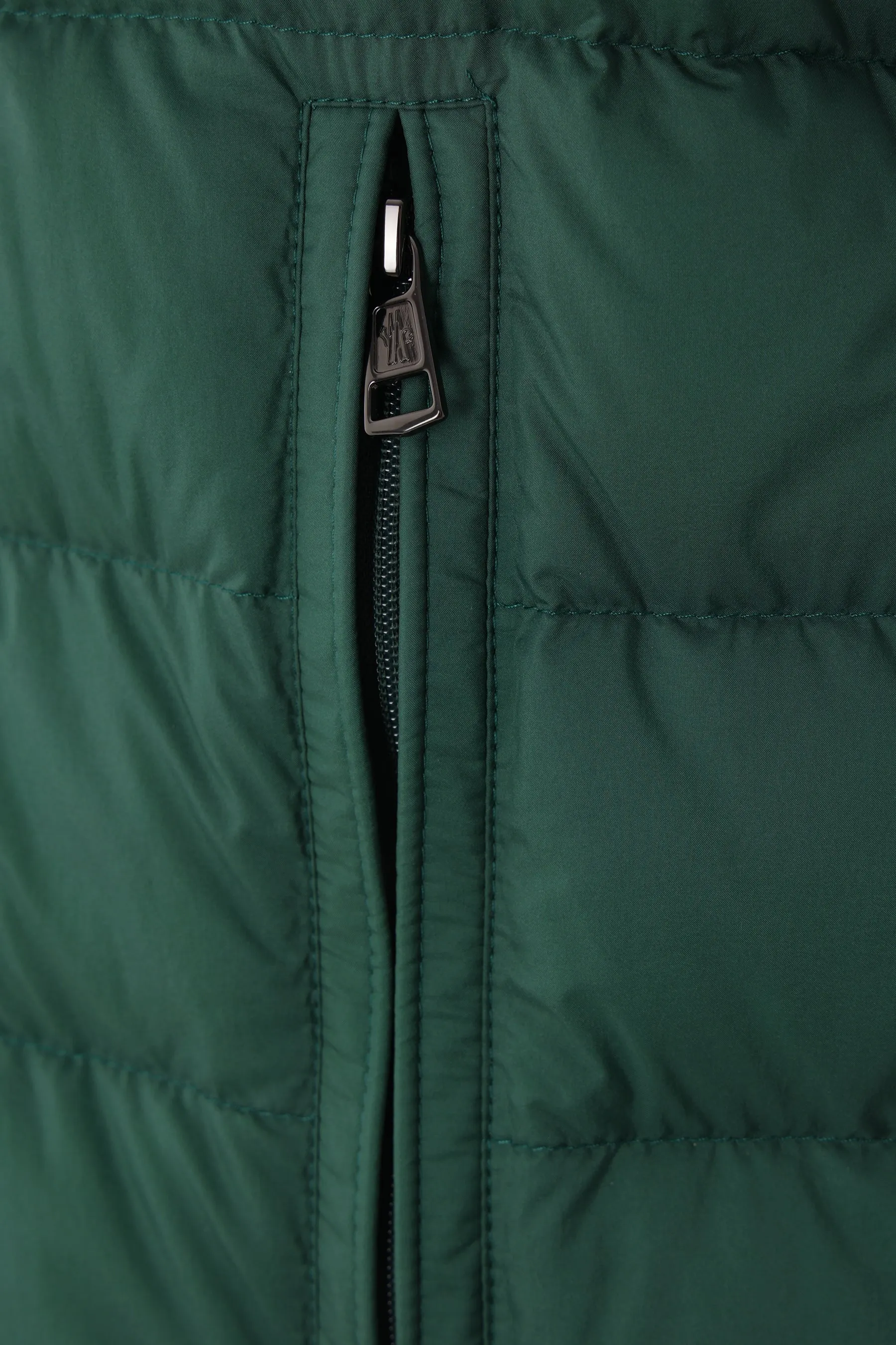 Barthe sleeveless down jacket in nylon