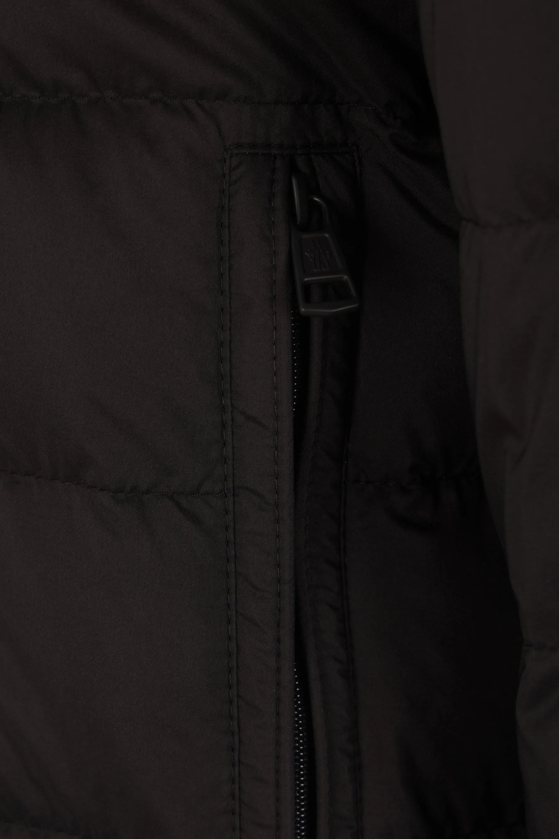 Selves down jacket in nylon