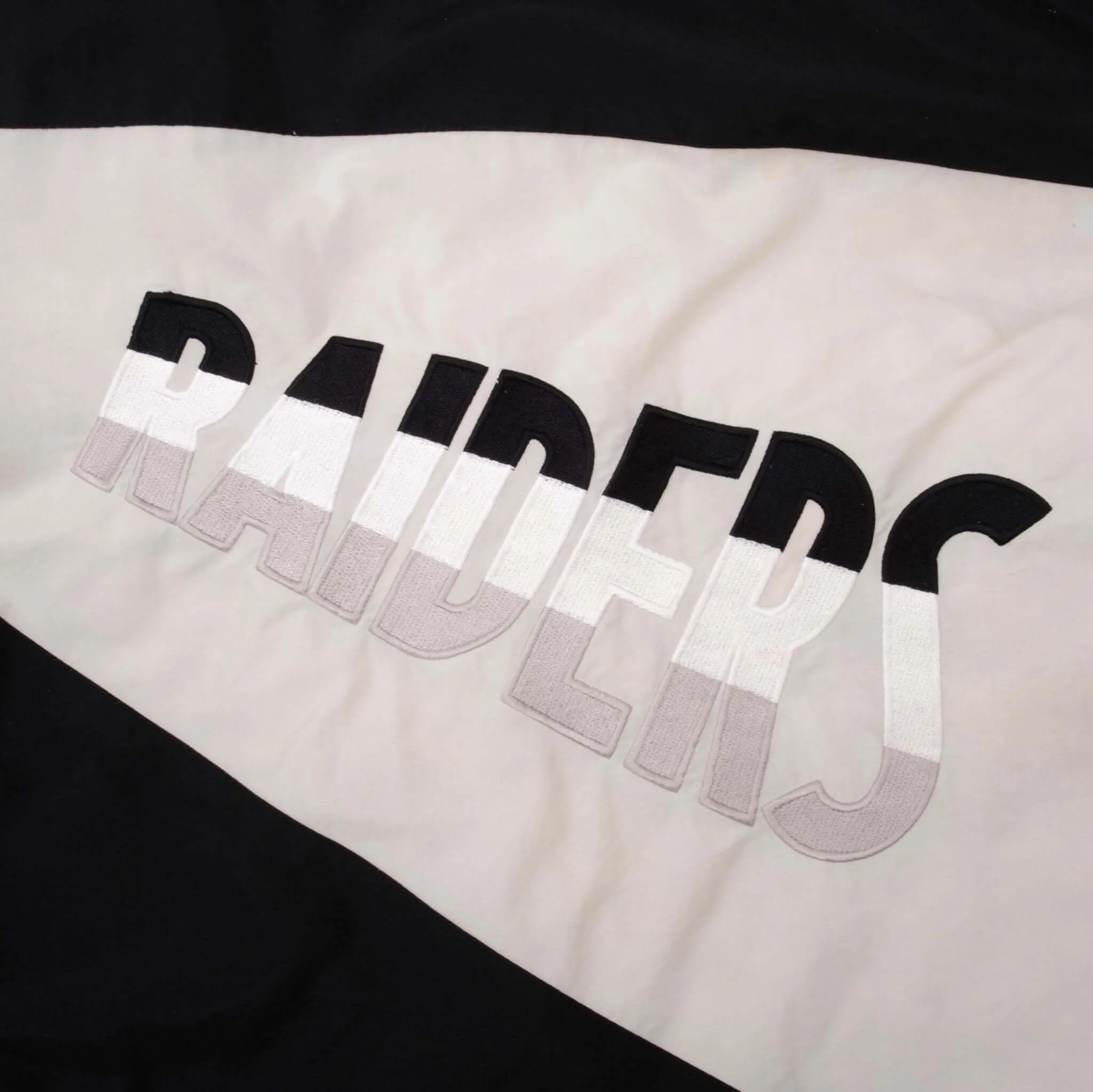 VINTAGE STARTER NFL RAIDERS PRO PLAYER JACKET 1990S SIZE XL MADE IN USA